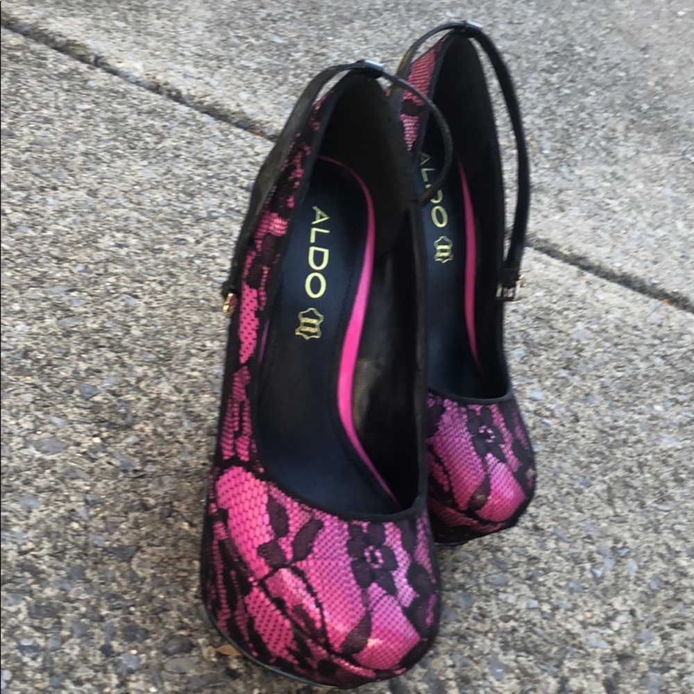 Aldo wedges hot pink topped with black lace - Picture 4 of 7
